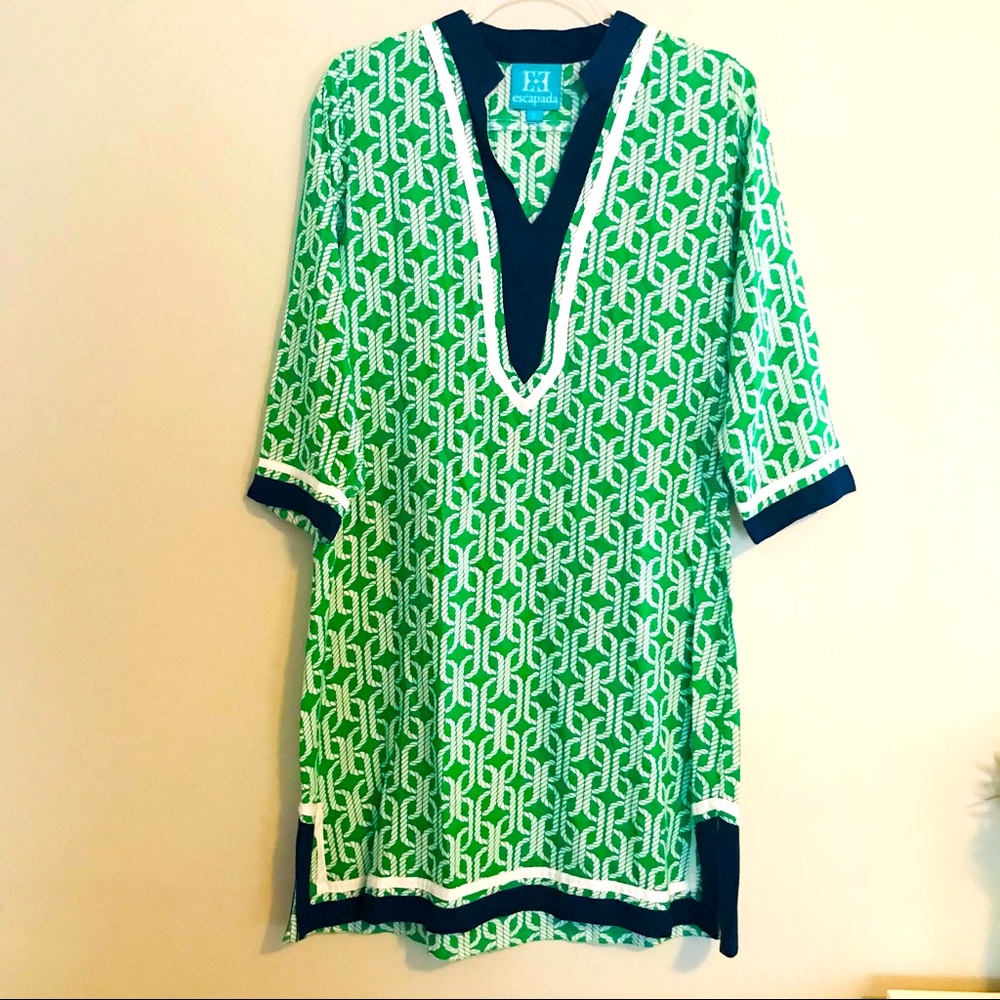 ESCAPADA | 18” pit to pit | Kelly Green & Navy Blue Rayon